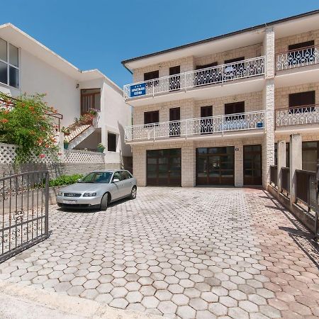 Apartments Ricina Дуги Рат Екстериор снимка