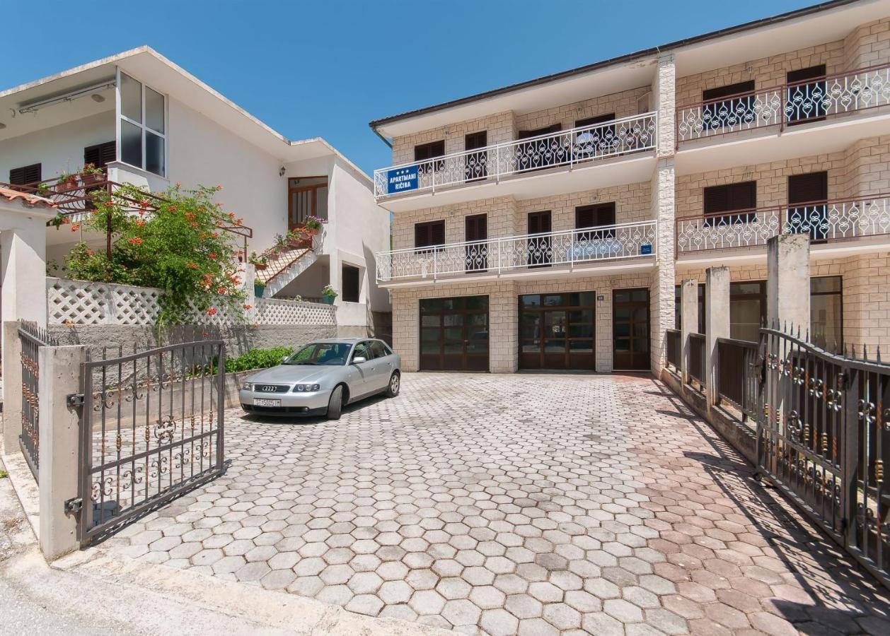 Apartments Ricina Дуги Рат Екстериор снимка