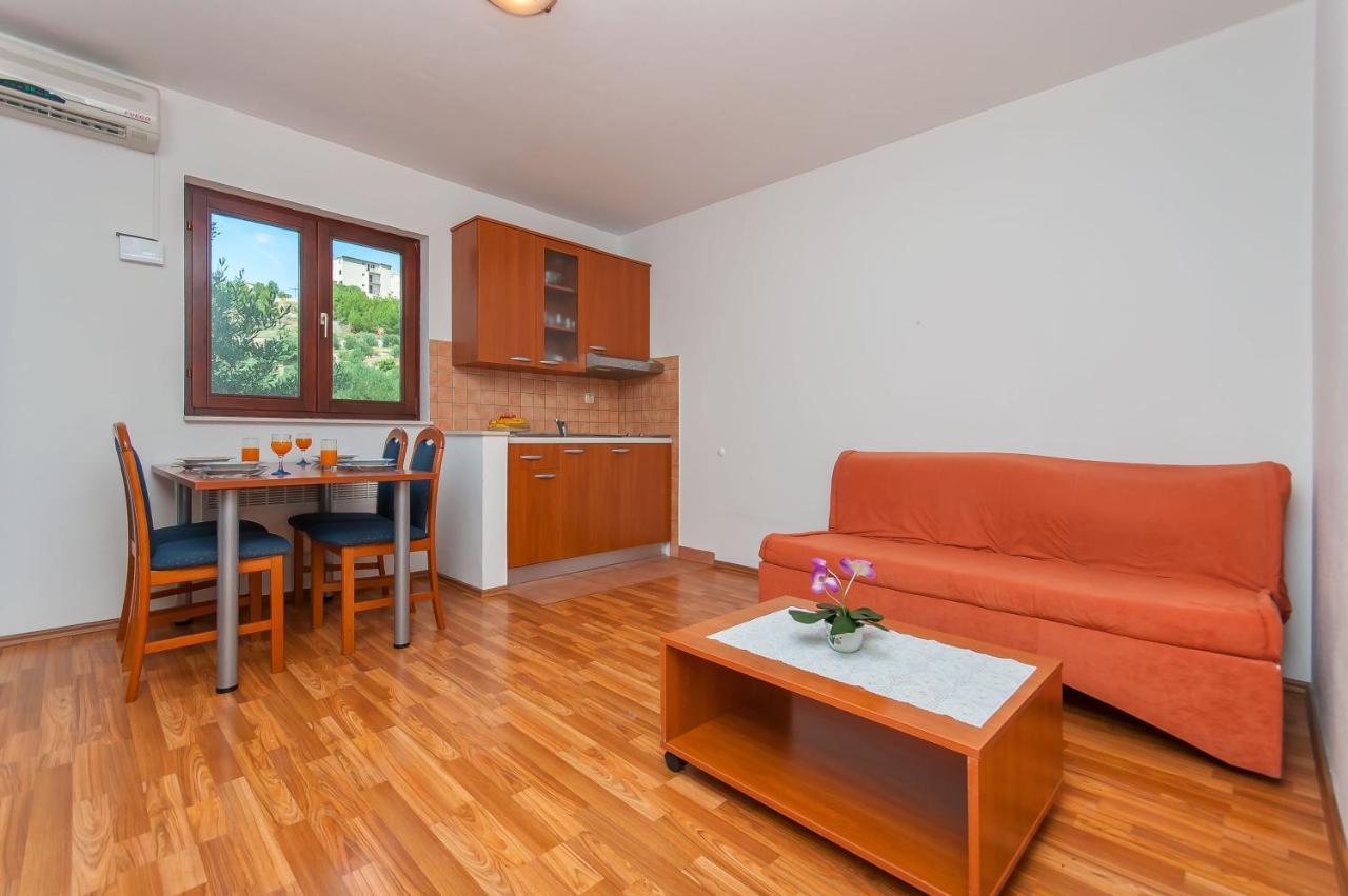 Apartments Ricina Дуги Рат Екстериор снимка