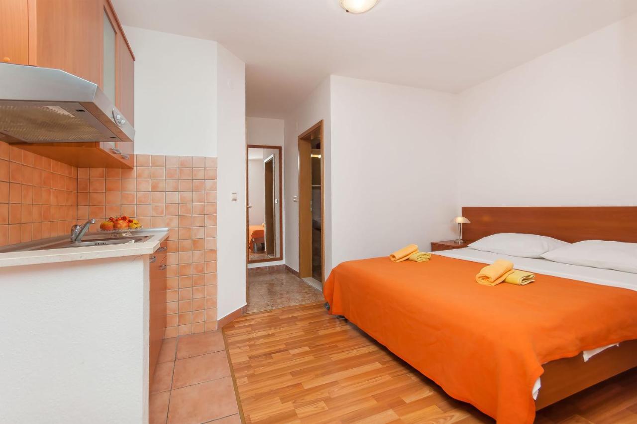 Apartments Ricina Дуги Рат Екстериор снимка