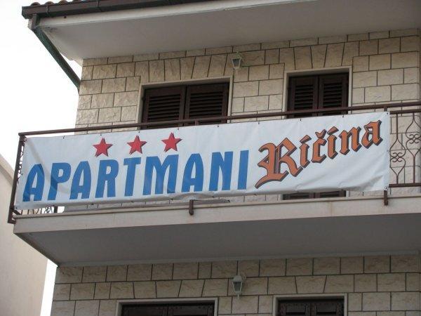 Apartments Ricina Дуги Рат Екстериор снимка